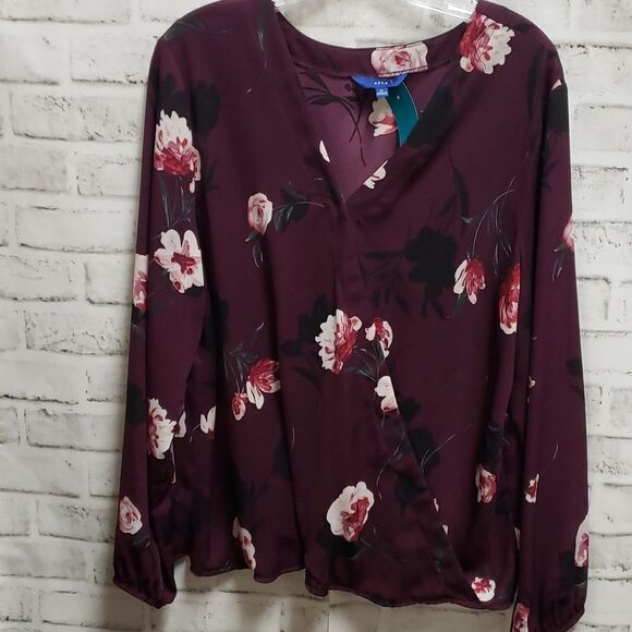 Apt 9 top - Picture 1 of 3